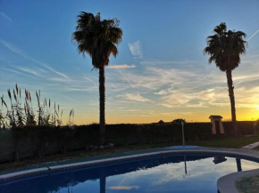 Espectacular residencial en 1a linea con piscina, Benajarafe